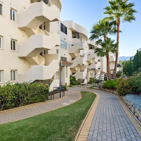 Luminoso En Elviria Apartamento